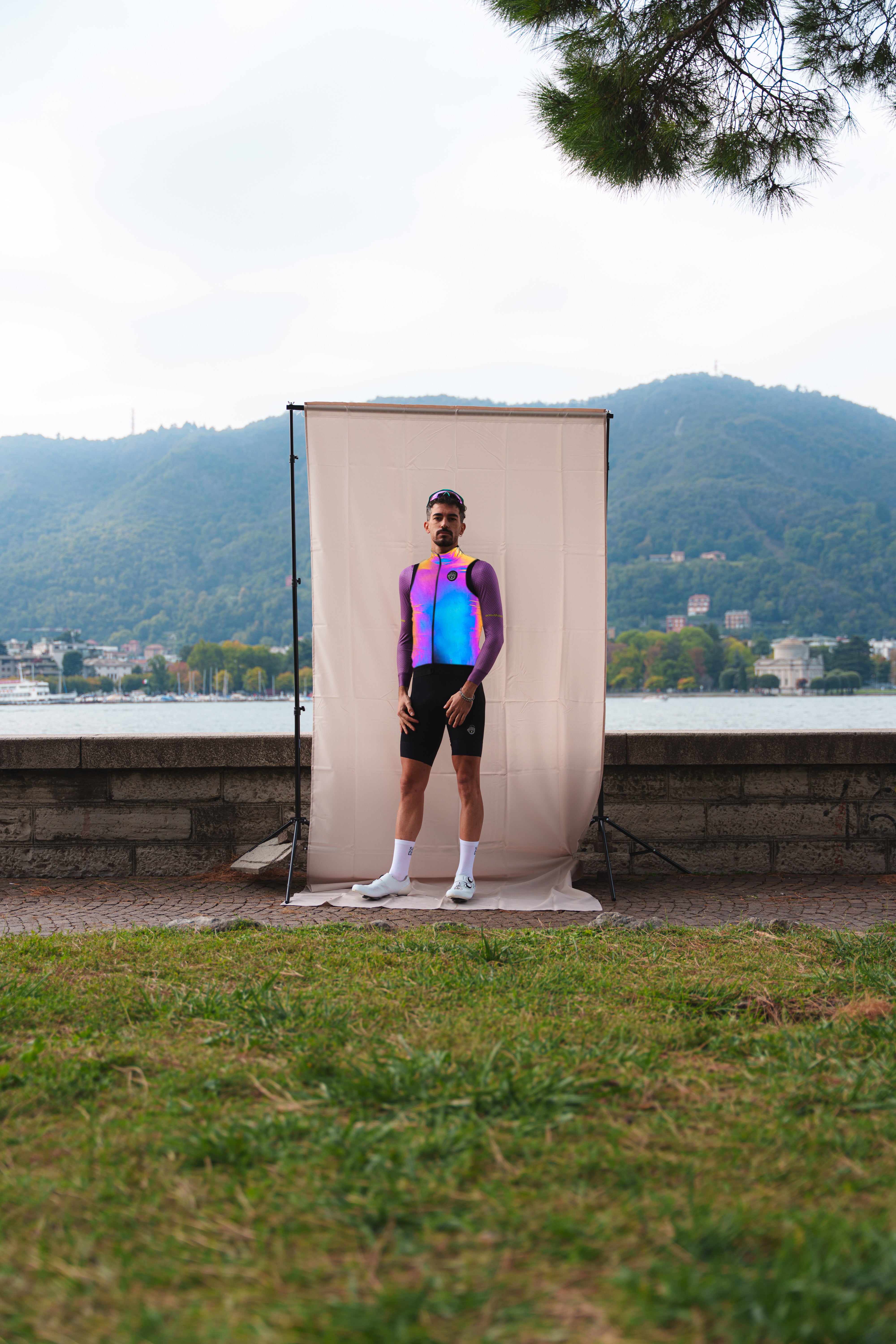 Fully reflective wind and water proof vest - Flashy Rainbow