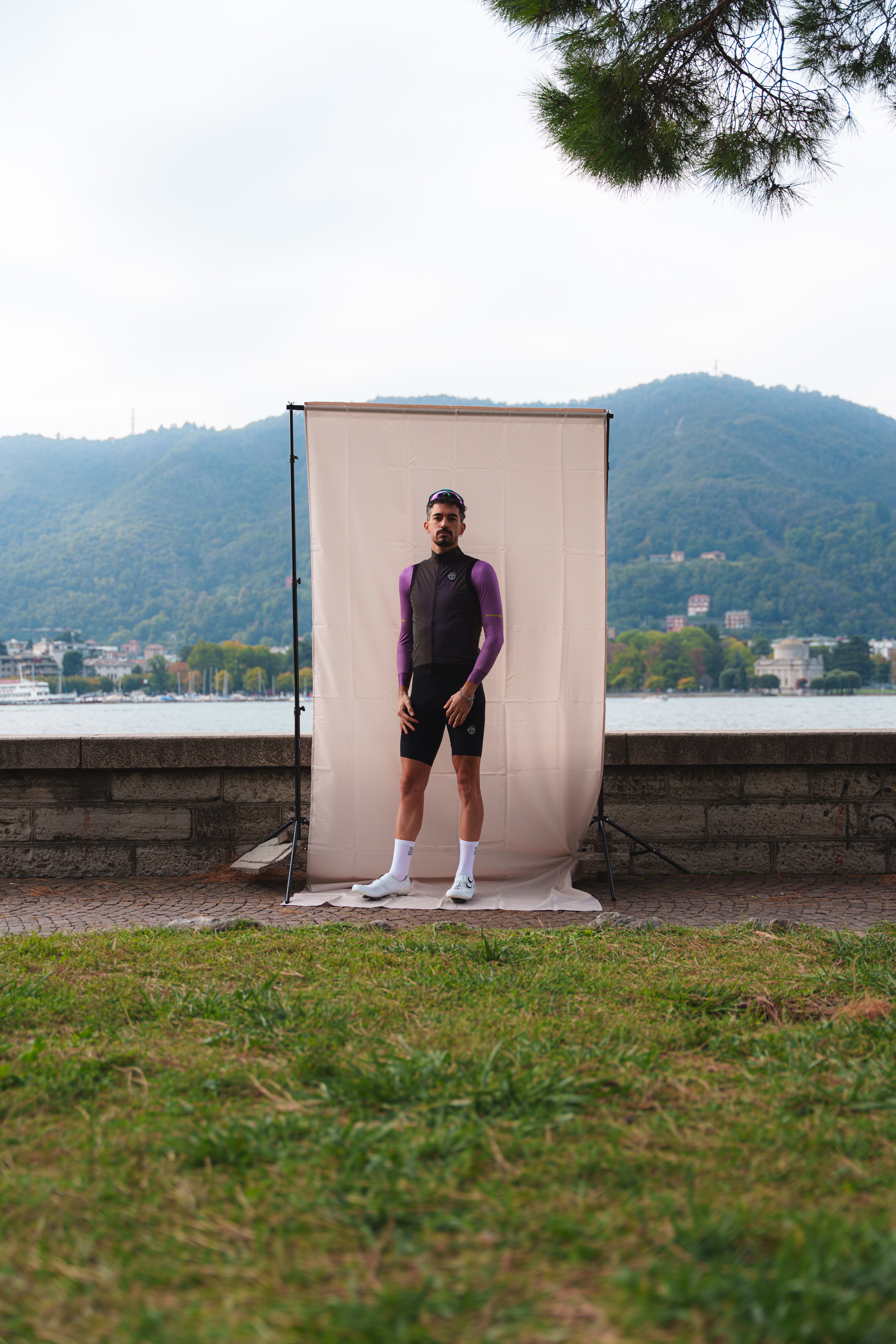 Fully reflective wind and water proof vest - Flashy Rainbow