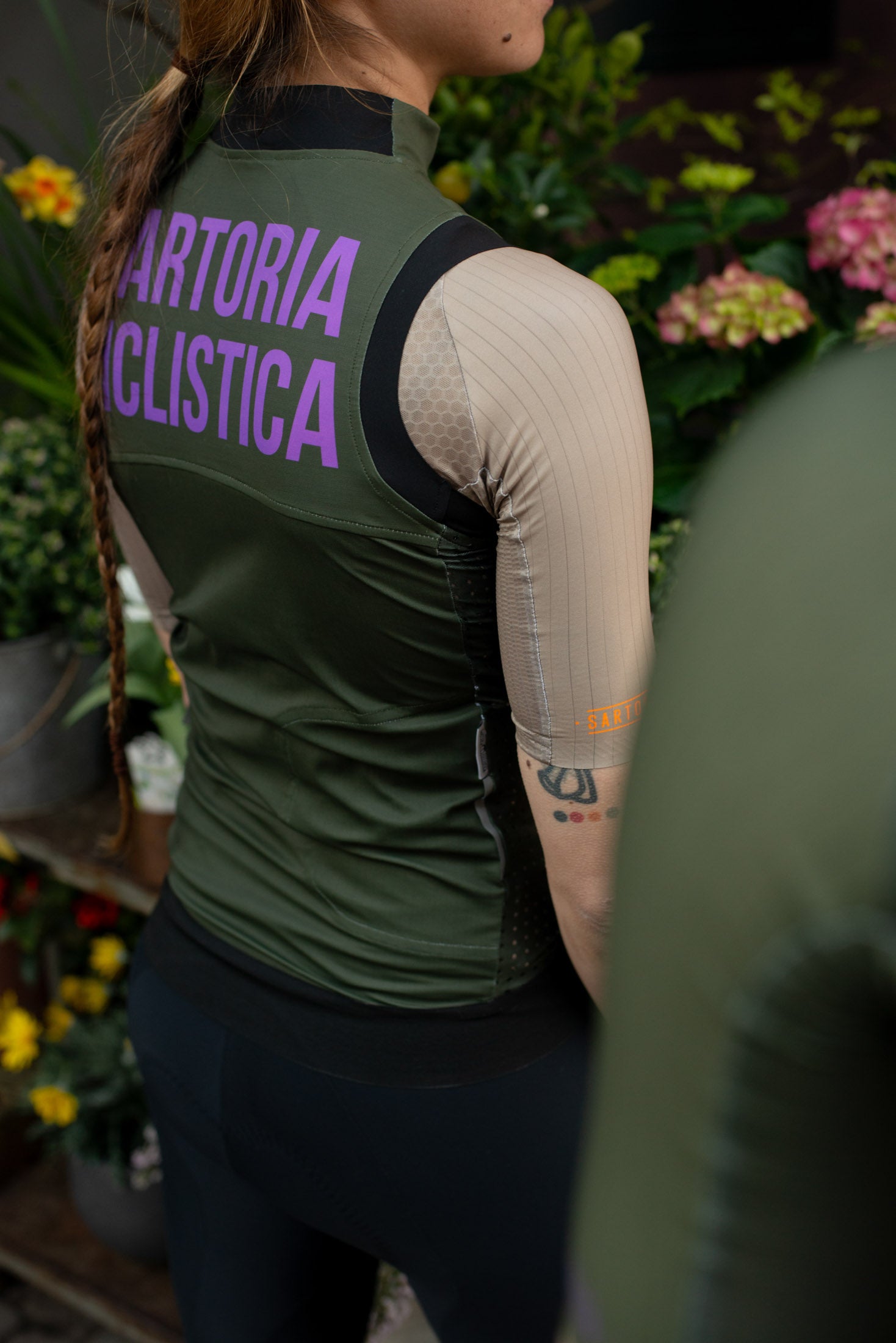 Aero Vest - Olive green + purple