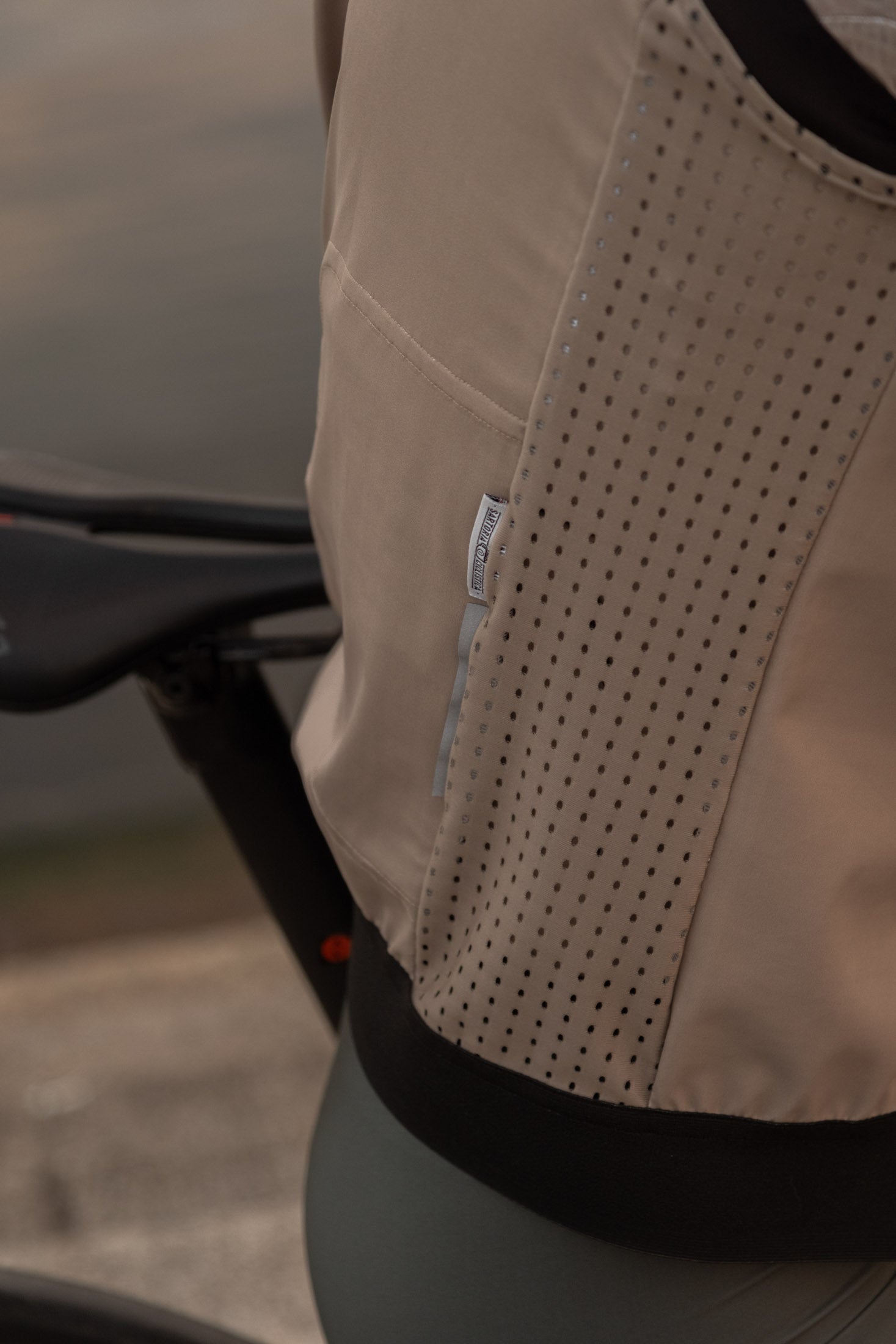 Aero Vest - Sand and Orange fluo
