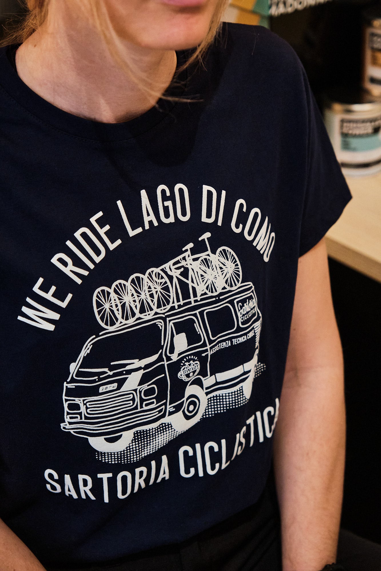 Tshirt - Sartoria Van on blue - Unisex